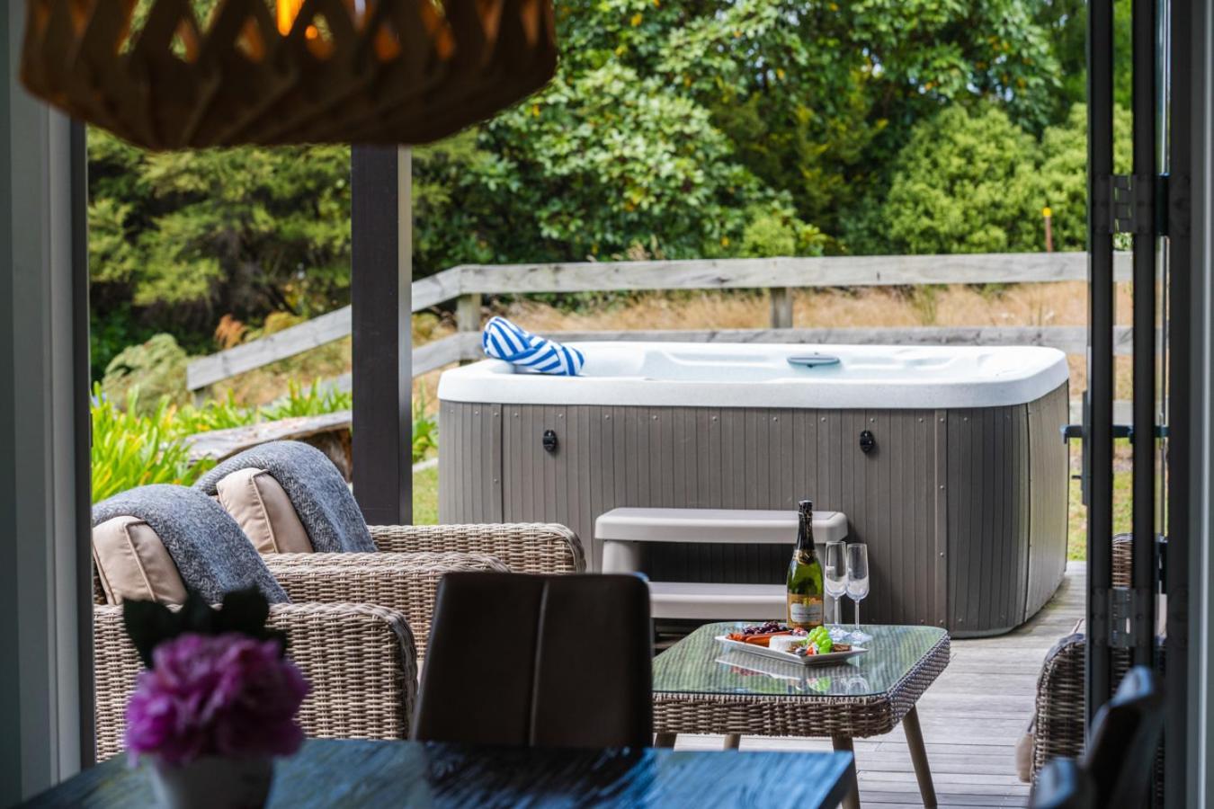 Hideaway At The Bay - Taupo. Villa Exterior photo